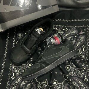 Nike Men's Black and White Sneakers with Red Accents